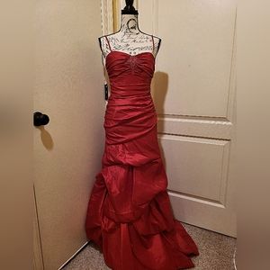 David's Bridal Women's Ball Gown Size 4